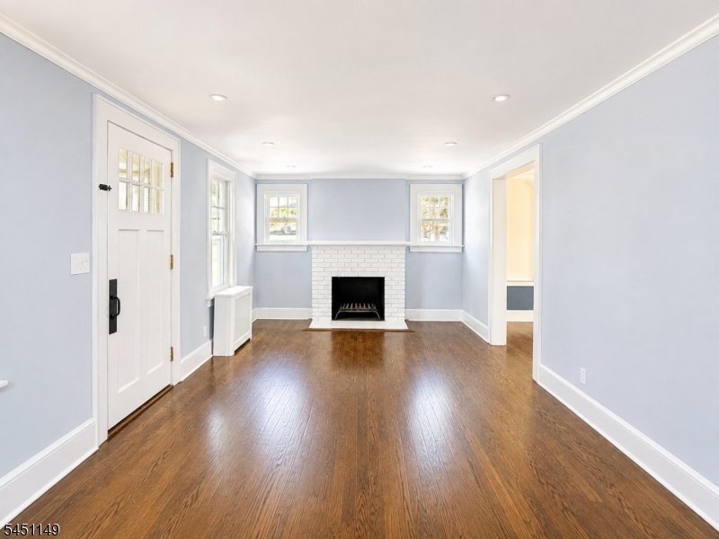 11 Van Dyke Pl