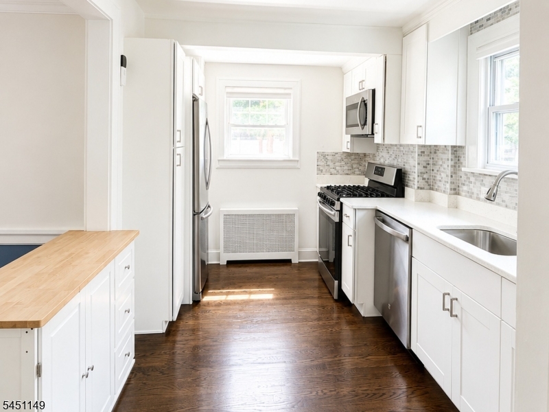 11 Van Dyke Pl