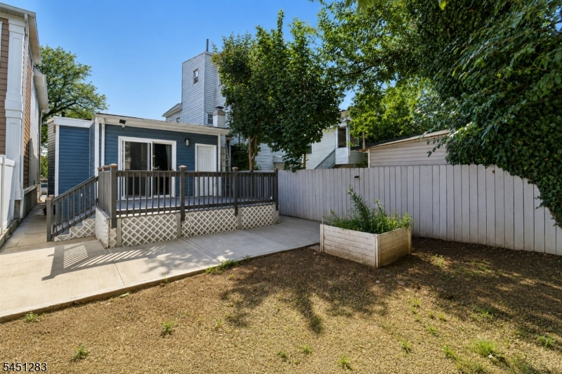 443 14Th Ave