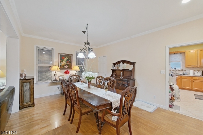 402 Davis Ave
