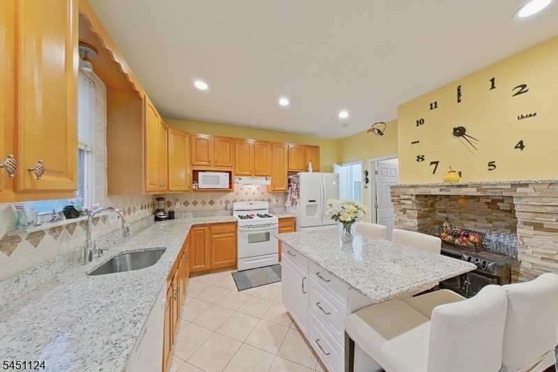 402 Davis Ave