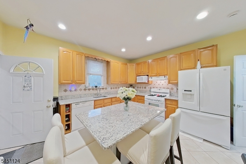 402 Davis Ave