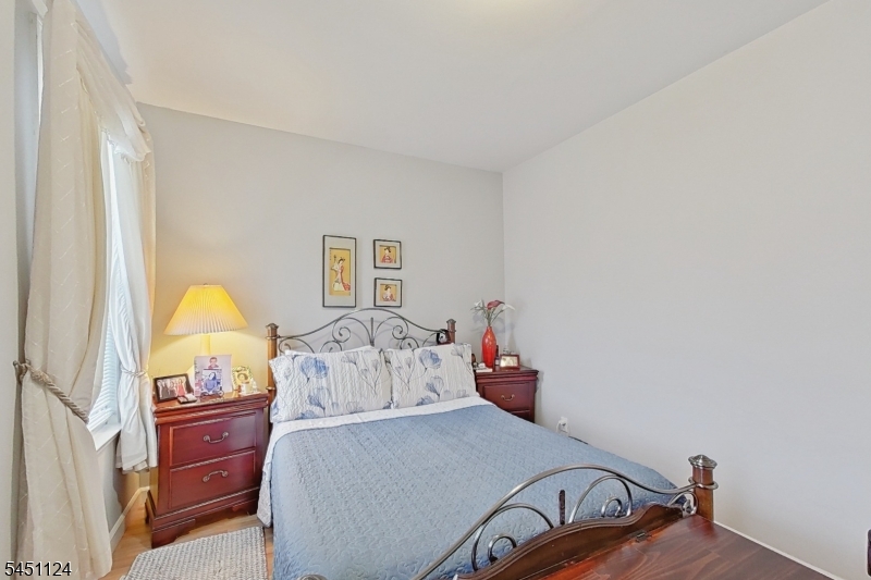 402 Davis Ave