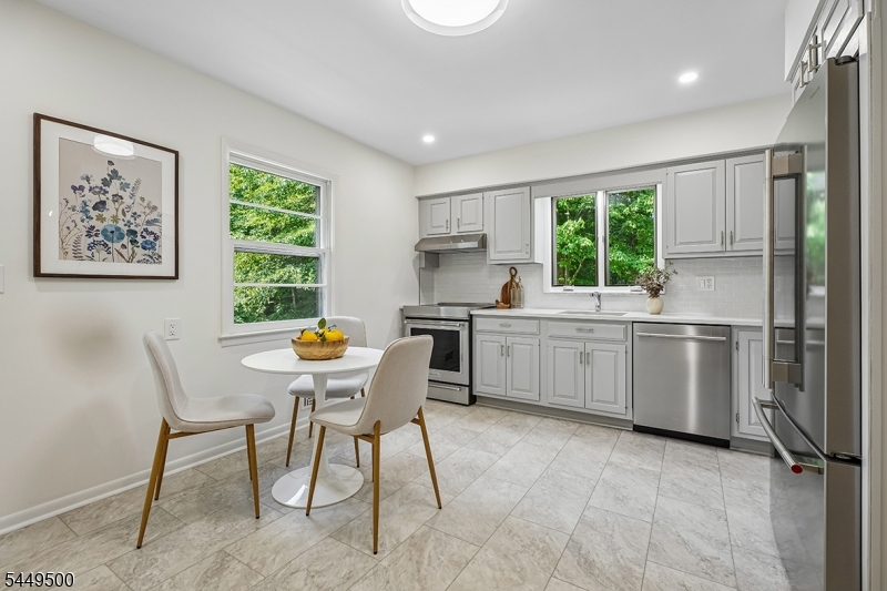 50 STONERIDGE ROAD