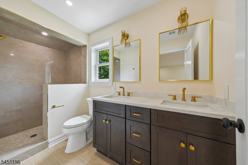 63 Port Colden Rd #1