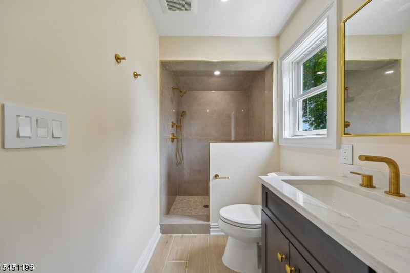63 Port Colden Rd #1