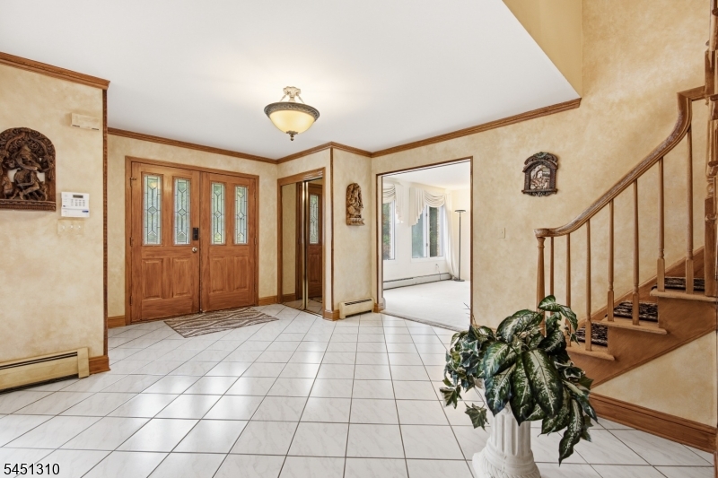 37 Continental Rd