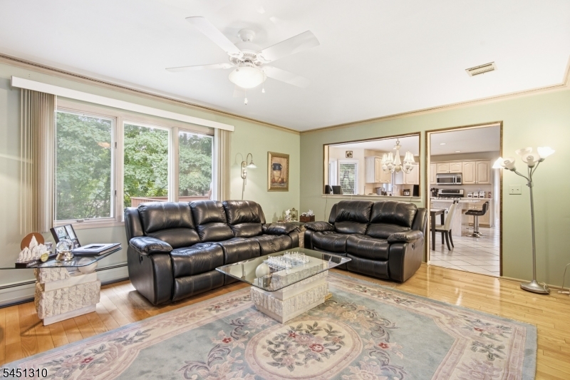 37 Continental Rd
