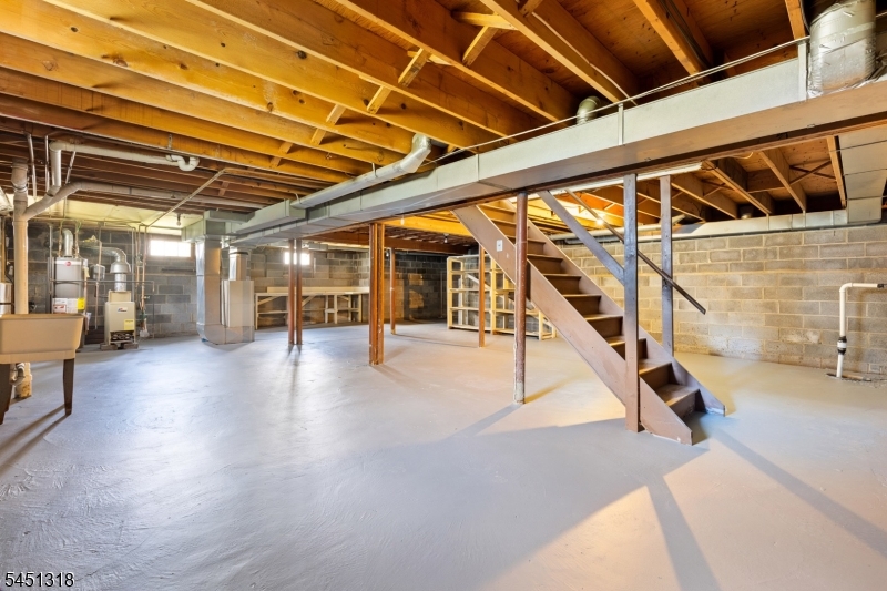 1497 Burnet Ave