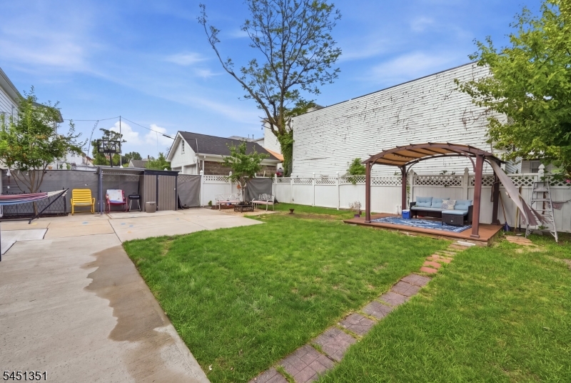 318 N 11th St