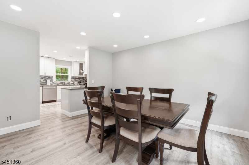 75 Waterloo Rd