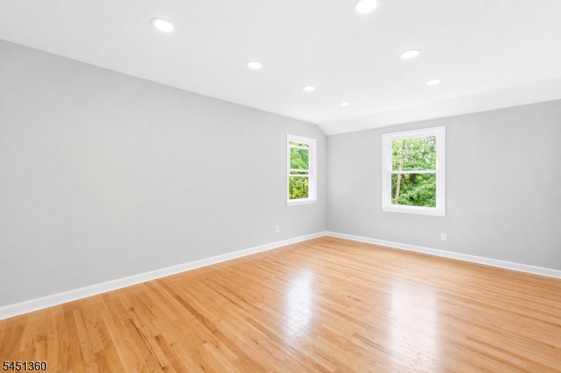 75 Waterloo Rd