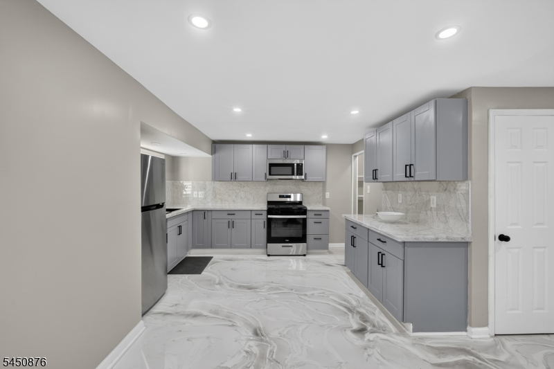 701 W Park Ave