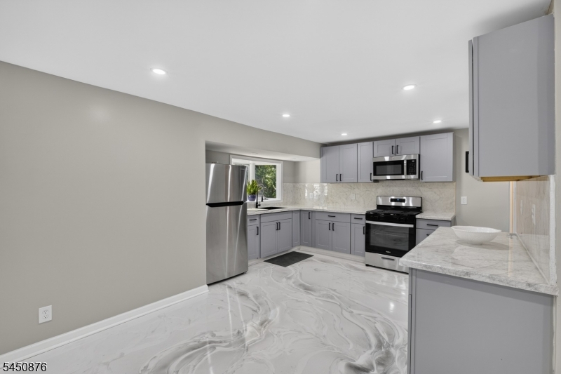 701 W Park Ave