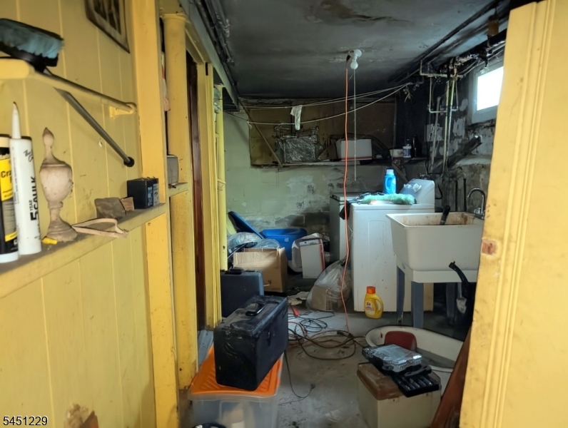 334 Schley St