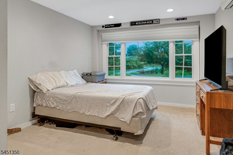 112 E Valley Brook Rd
