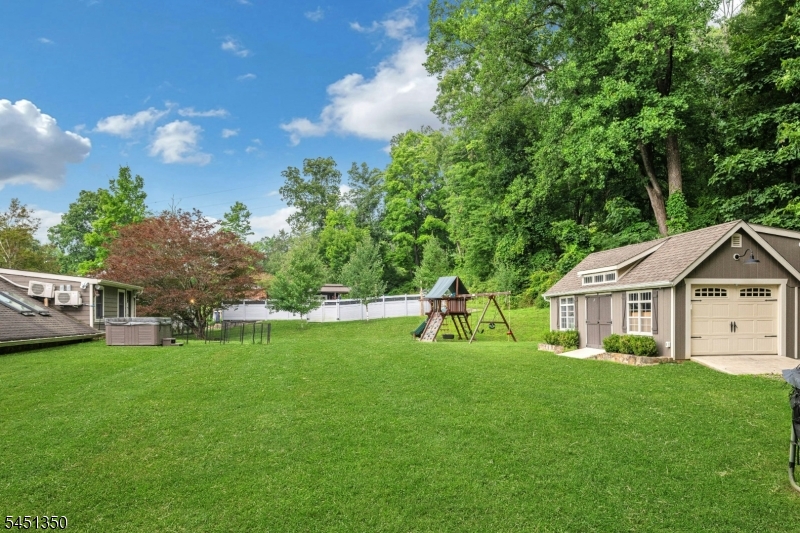 112 E Valley Brook Rd