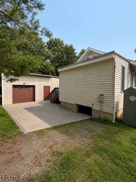 332 E Main St