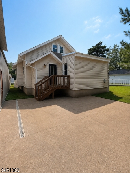 332 E Main St