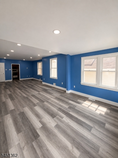 332 E Main St