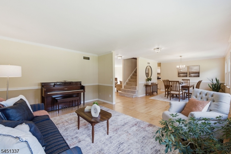 3 Brown Ct
