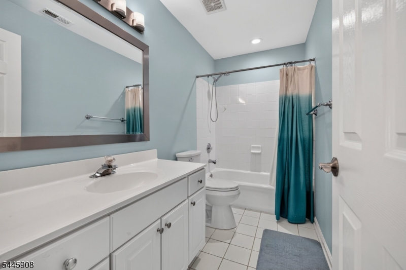53 Highwood Rd