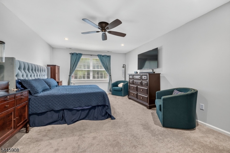 53 Highwood Rd