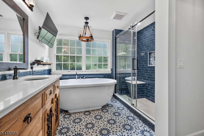 53 Highwood Rd