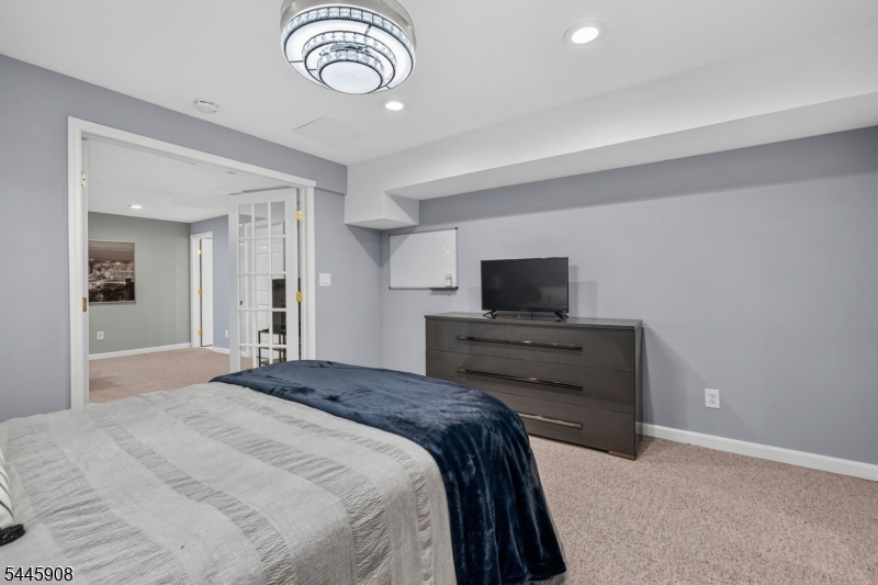 53 Highwood Rd