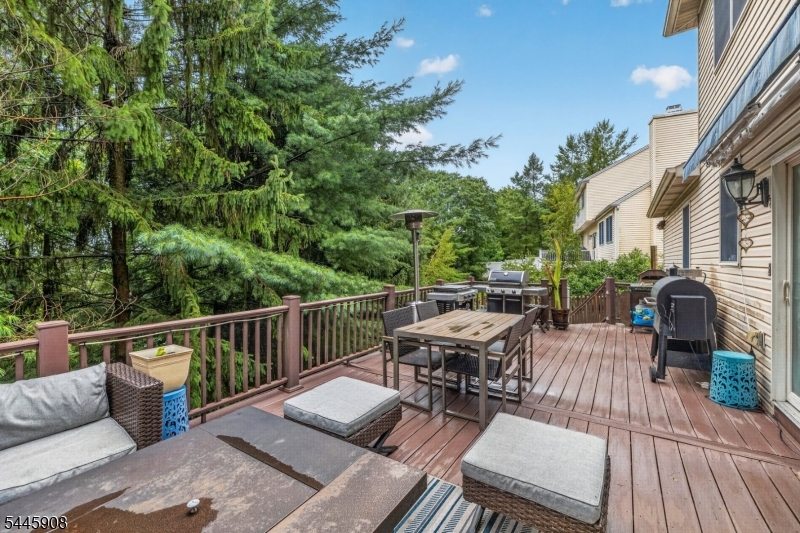 53 Highwood Rd