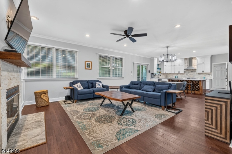 53 Highwood Rd