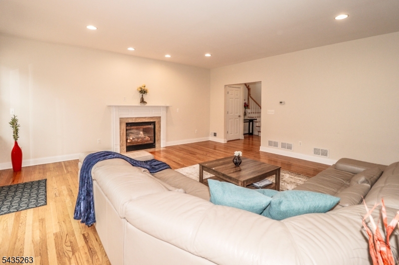 2 Brenner Ct