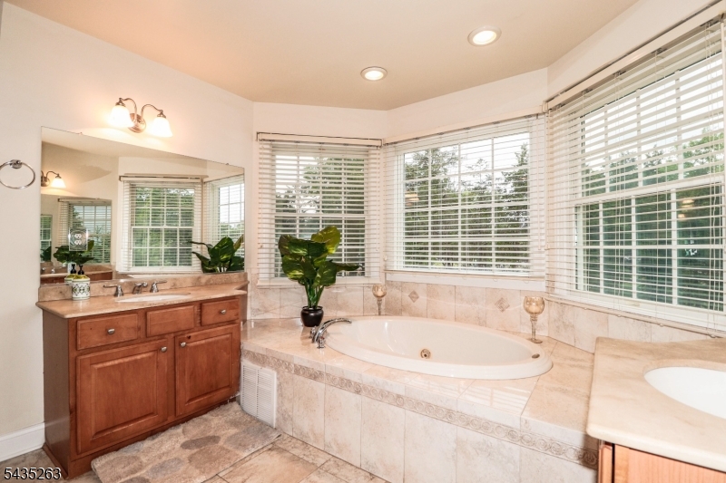 2 Brenner Ct