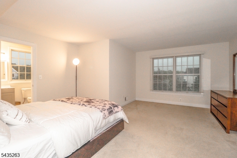 2 Brenner Ct