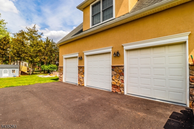 2 Brenner Ct