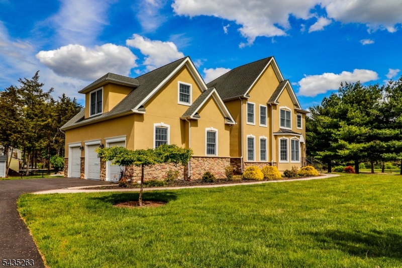 2 Brenner Ct