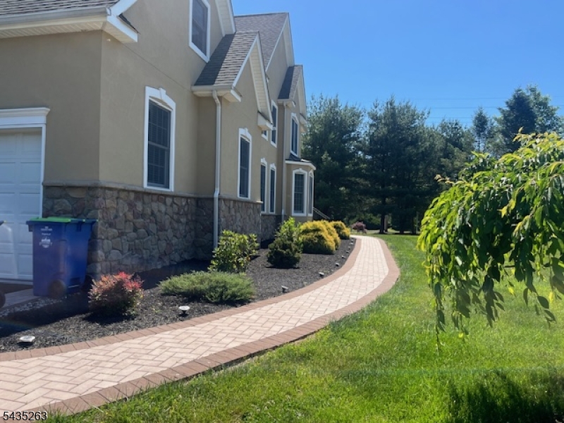 2 Brenner Ct