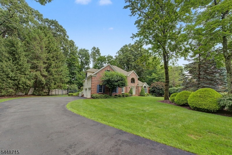 7 Melissa Dr