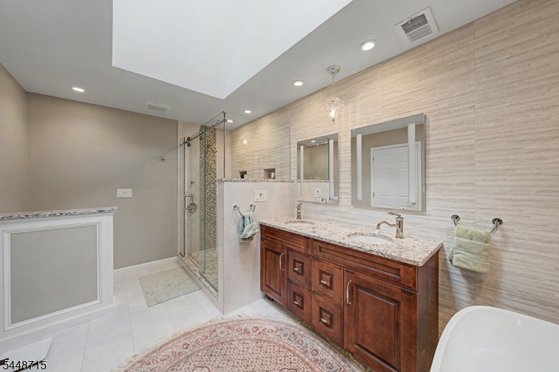 7 Melissa Dr