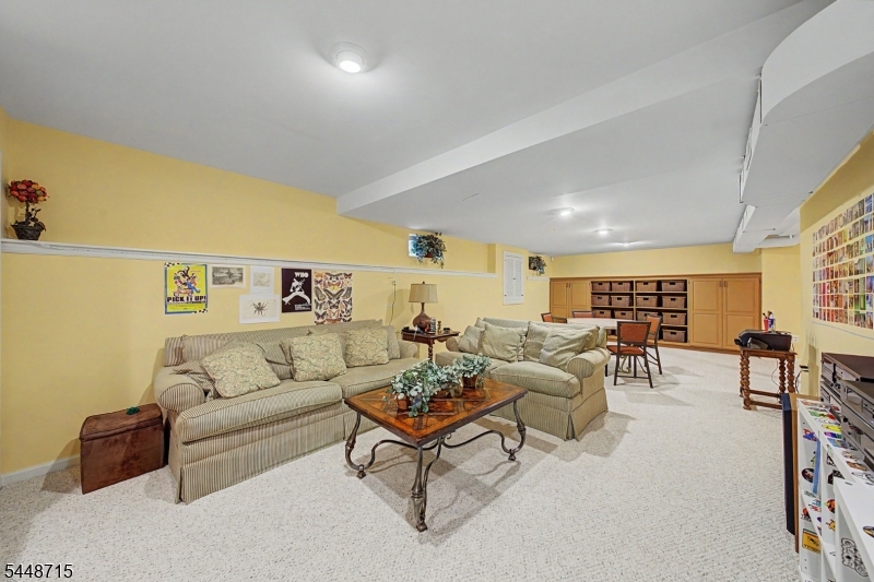 7 Melissa Dr