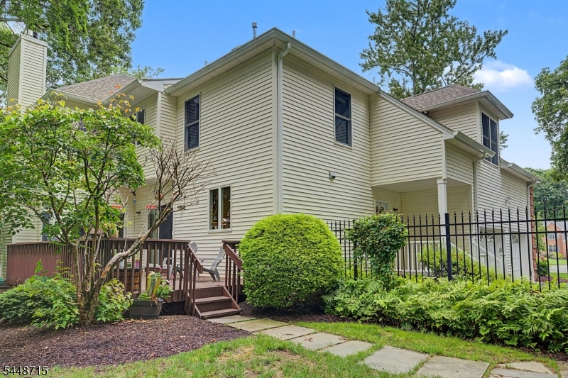 7 Melissa Dr