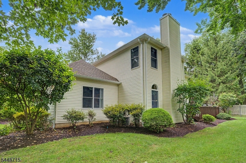 7 Melissa Dr