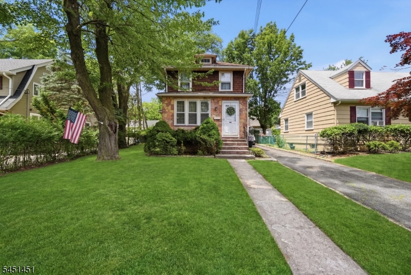 112 Grove Ave