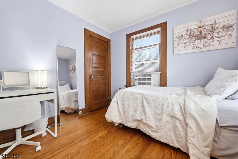 112 Grove Ave
