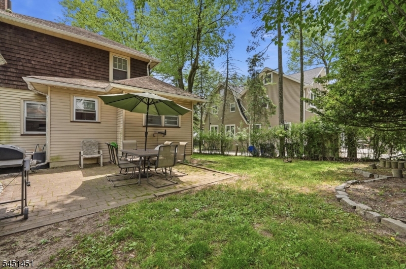 112 Grove Ave