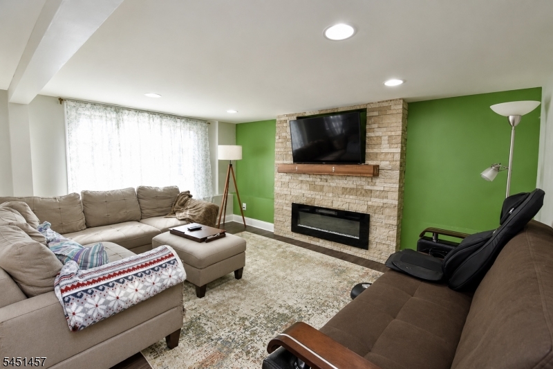 338 Delmore Ave