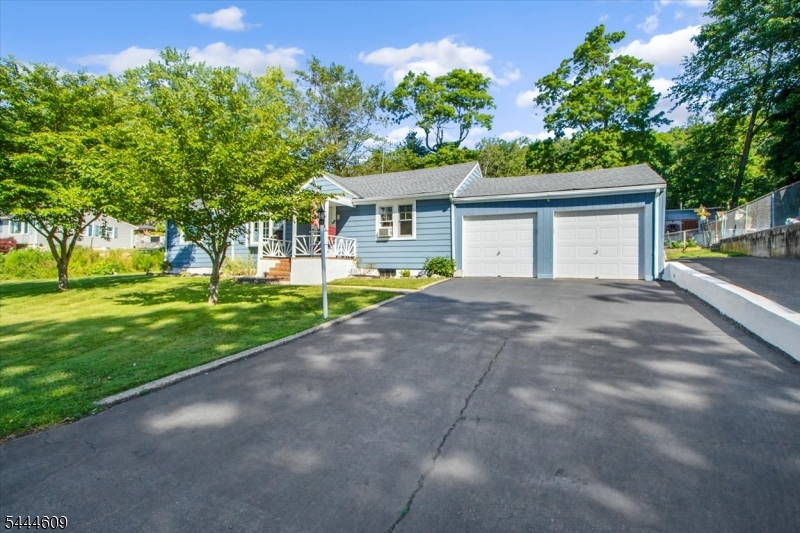 54 Oslo Dr