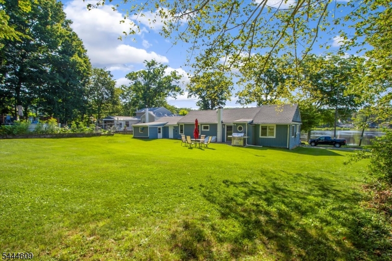 54 Oslo Dr