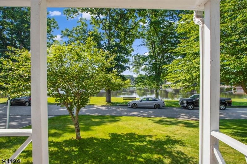 54 Oslo Dr