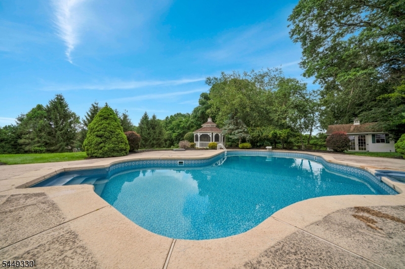 4 Middlesworth Farm Rd